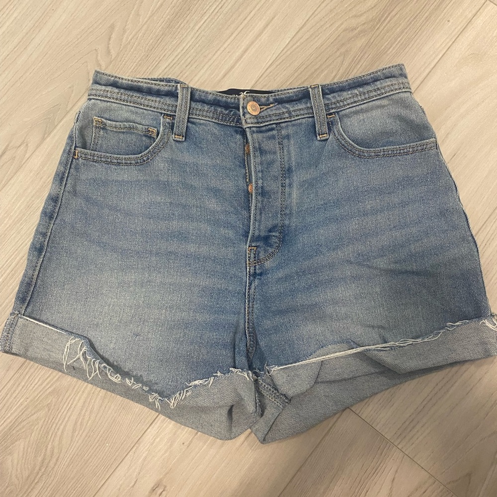 Hollister Denim Shorts (Size 28)